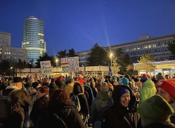 Przegląd wiadomości: Fico znika bez śladu, ale zostaje zauważony w luksusowym apartamencie hotelowym w Hanoi w Wietnamie