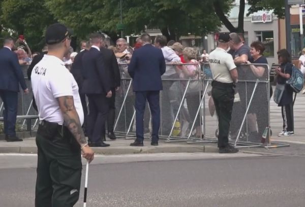 Przegląd wiadomości: Finowie pokazują niepublikowane nagranie ze strzelania do Fico, zakrwawiona kurtka premiera wywieziona przez ministra