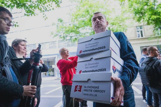 Przegląd wiadomości: Prezydent Pellegrini stanie przed trudną decyzją w sprawie kontrowersyjnego referendum