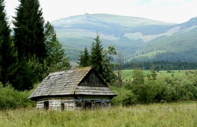 Kultowa słowacka stodoła nadal przyciąga tłumy. Bez darczyńców mogłaby zostać utracona