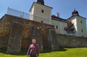 Gdzie ruiny szepczą, a ogrody kwitną: Odkrywając urok Humennego