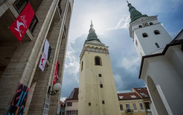 Przegląd wiadomości: Pellegrini popiera cel obronny NATO i chwali przedłużony termin