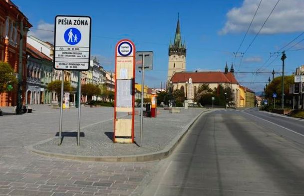 Przegląd wiadomości: Preszów podejmuje walkę z rosyjskim "bohaterem" – i mediami społecznościowymi