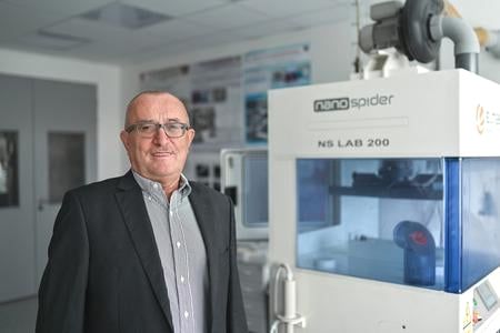 Słowacki chemik materiałowy zakłada prosperujące laboratorium po ponad 25 latach w USA