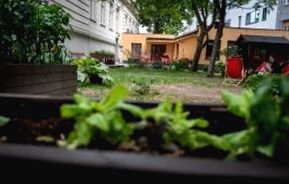 Po przeprowadzce bezdomny nadal spał na balkonie. Reintegracja to złożony proces