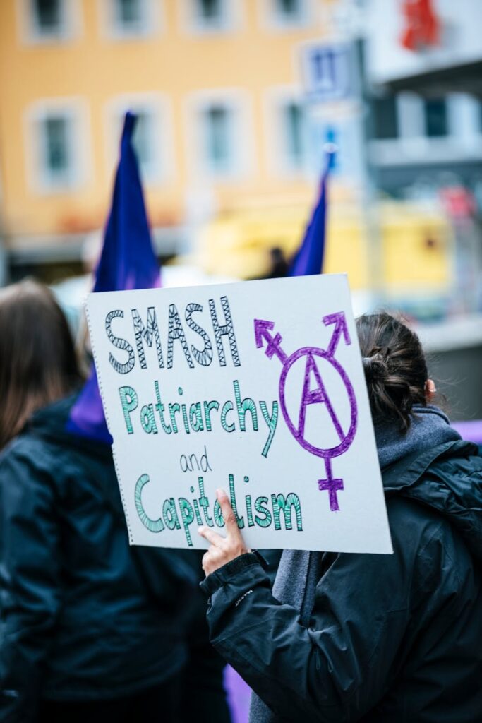 W skrócie: Minister kipi ze złości, opozycja się rozpada, nauczyciele ostrzegają przed anarchią