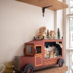 Nie tylko tramwaje i autobusy: świąteczna śmieciarka również rozświetla Bratysławę