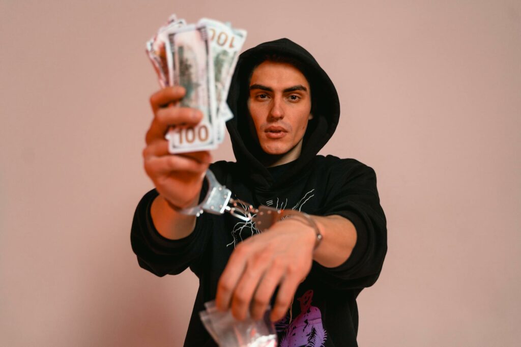 Transmisja na żywo w TikToku uchwyciła pobicie przez słowacką policję. Cudzoziemiec twierdzi, że boi się pozostać w kraju