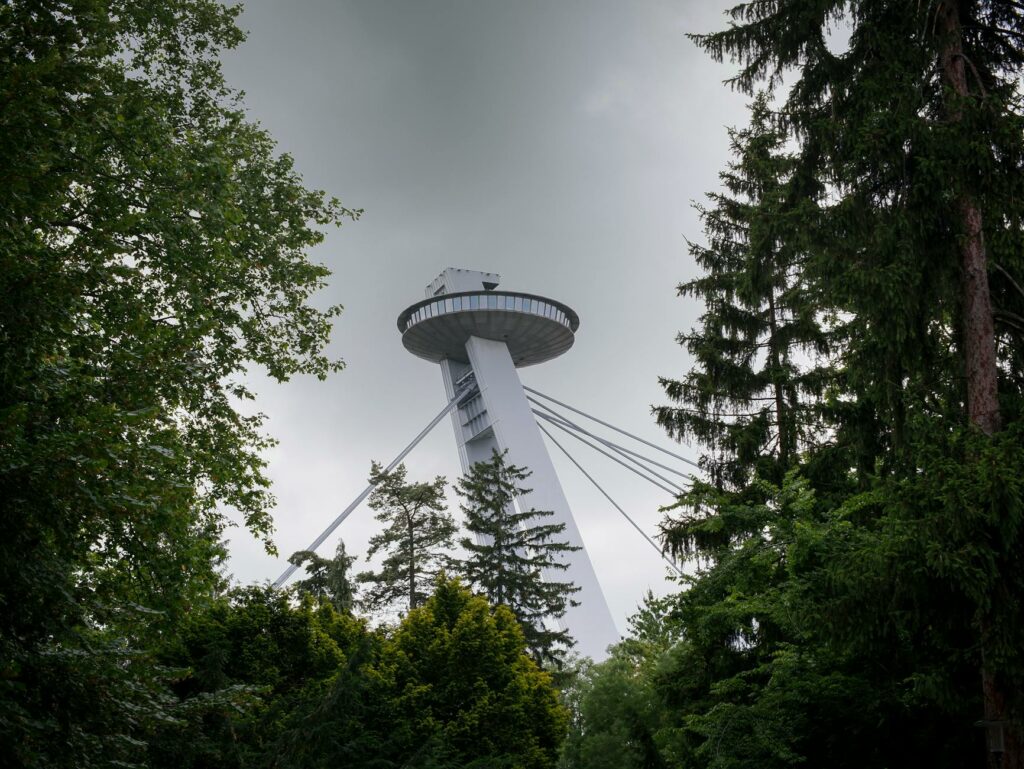 Wandale ponownie zniszczyli UFO na bratysławskim osiedlu Medzijarky
