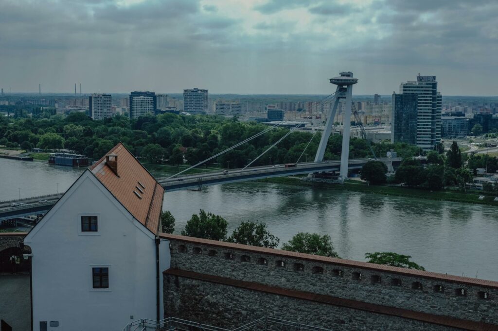 Bratysława drugim najdroższym miastem w Europie Wschodniej