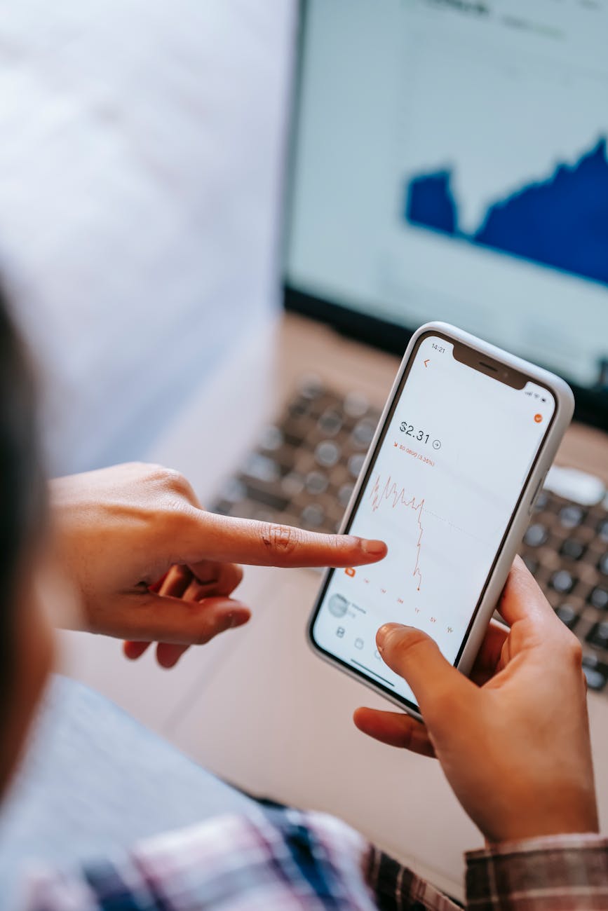 Od "złomiarza" do gwiazdy giełdy: Rozwój imperium zbrojeniowego Michała Strnada