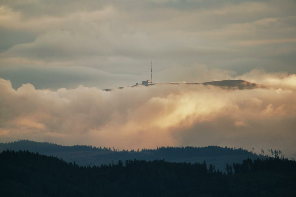 These strange clouds over Slovakia have a simple scientific explanation