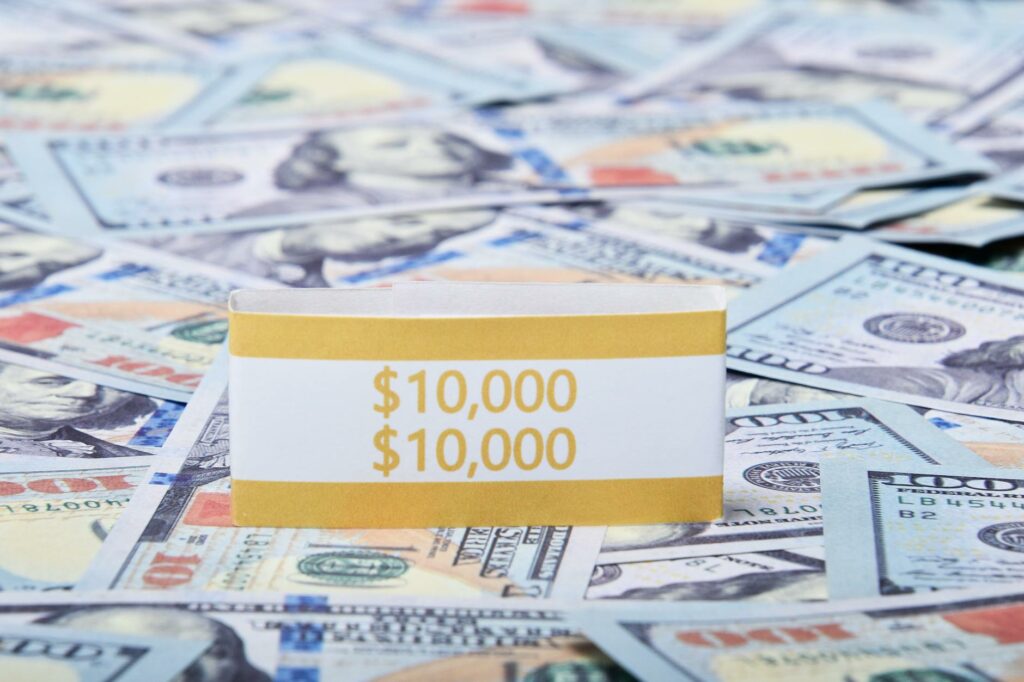 Wealthy Slovaks give tens of thousands annually, new survey finds