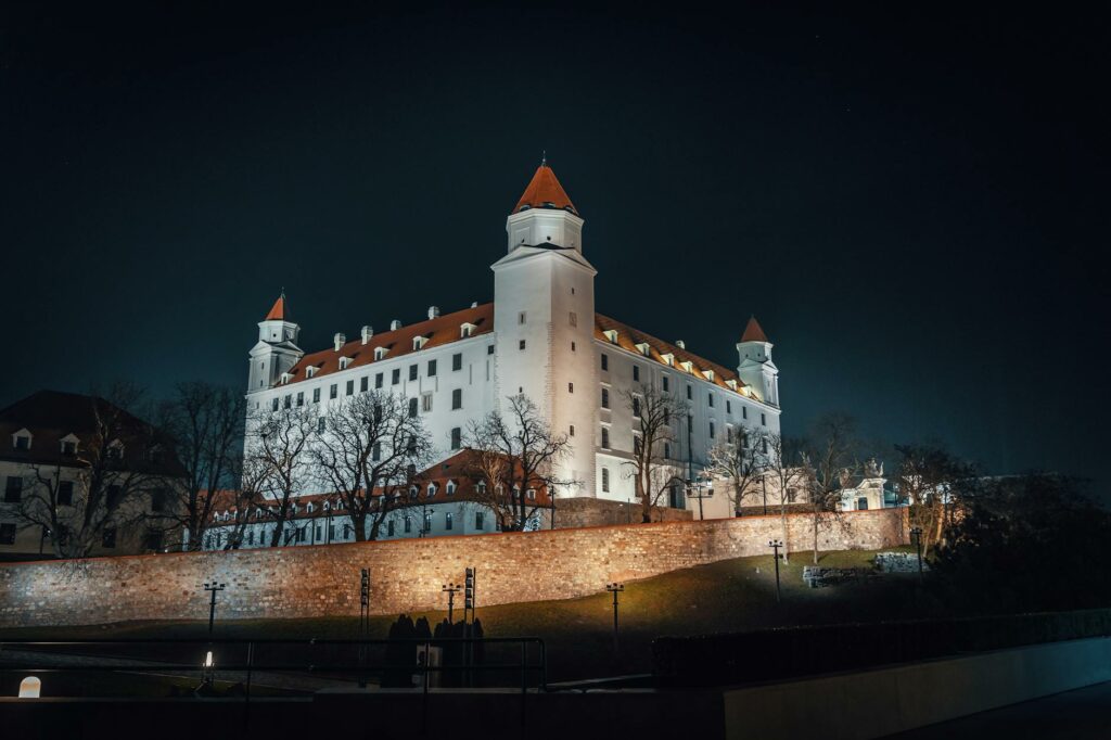 Tourist thieves foiled at Bratislava Castle after ‘umbrella distraction’ trick targeting 66-year-old woman