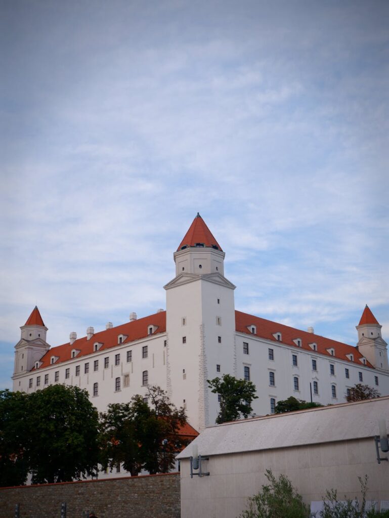 Tourist thieves foiled at Bratislava Castle after ‘umbrella distraction’ trick targeting 66-year-old woman
