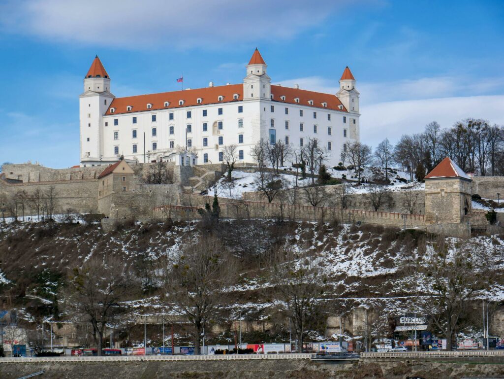 Tourist thieves foiled at Bratislava Castle after ‘umbrella distraction’ trick targeting 66-year-old woman