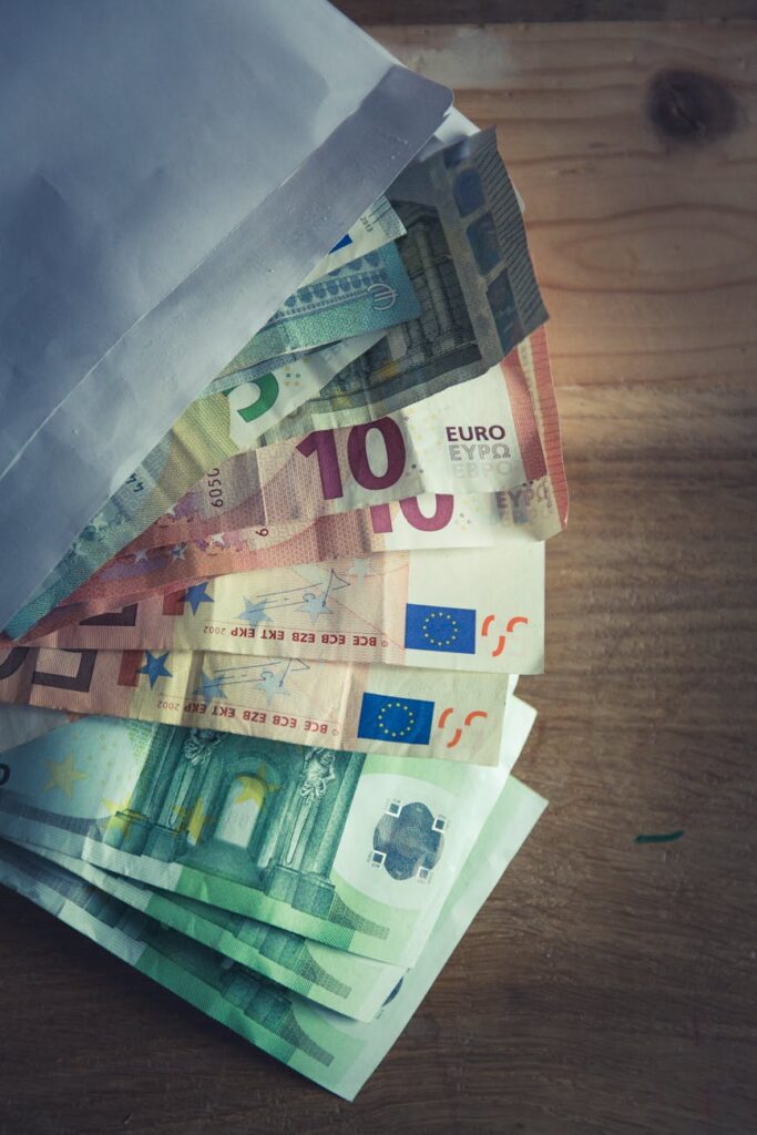Wealthy Slovaks give tens of thousands annually, new survey finds